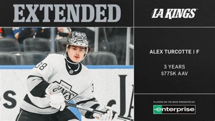 Alex Turcotte (Ice Hockey player) Age, Net Worth, Girlfriend, Twitter, and Salary