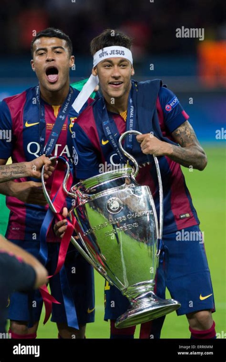 Dani Alves – Bio, Facts, Wiki, Net Worth, Age, Height, Neymar, Champions League, Juventus, Messi, Injury, Wife, Copa America 2019, Jersey, Trophies