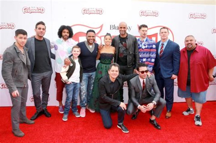 Flula Borg , Age, Height, Weight, Net Worth, DJ Flula, Affair, Dating, Life, Ethnicity, Religion, Trivia, Girlfriend, Nationality, Wiki,Biography