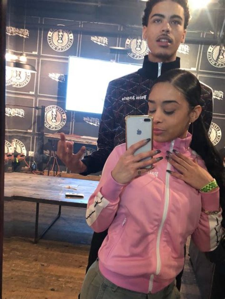 Jay Critch: Girlfriend, net worth, tattoos, smoking & body facts