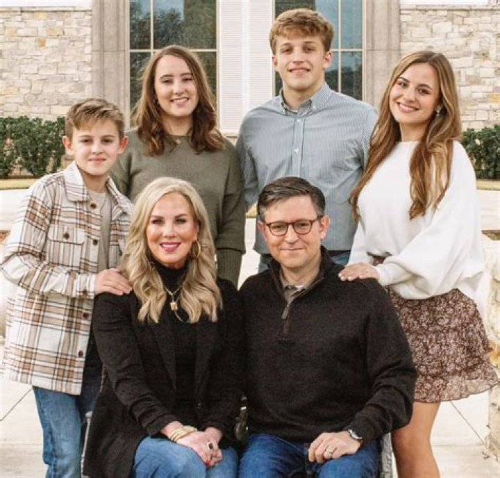 Meg Tirrell Bio, Age, Family, Married, Son, CNBC, Salary, Net worth