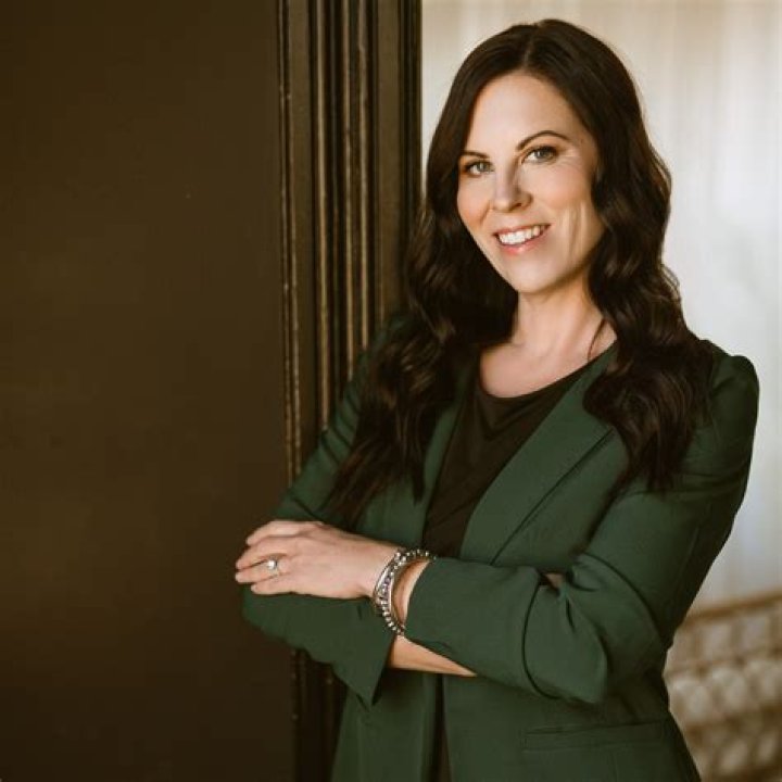 Who Is Realtor Nicole Young? Our Team Husband Age & Net Worth